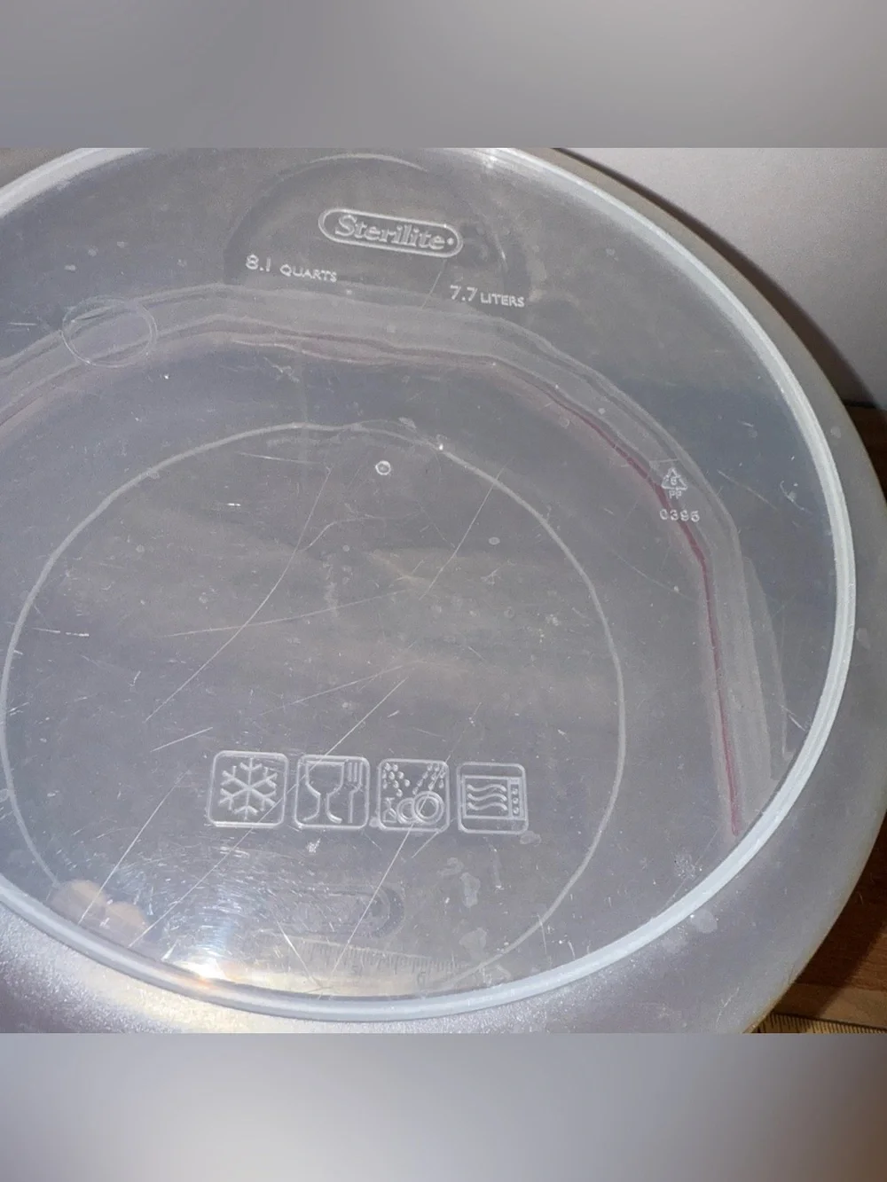 Sterilite Ultra Seal 8.1 qt Food Storage Bowl - Clear With Red Trim Seal
